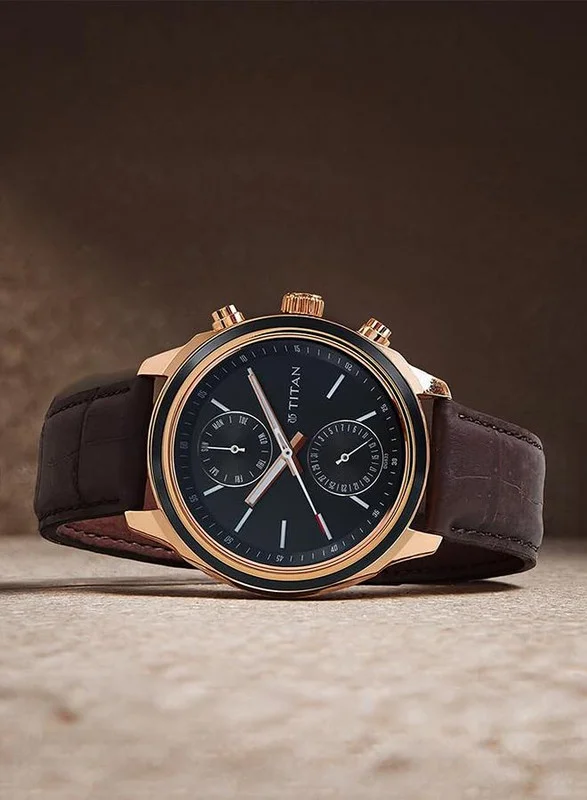 تيتان ساعة يد جلدية للرجال بتصميم دائري